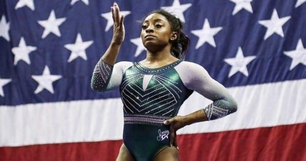 Es Simone Biles la atleta del año