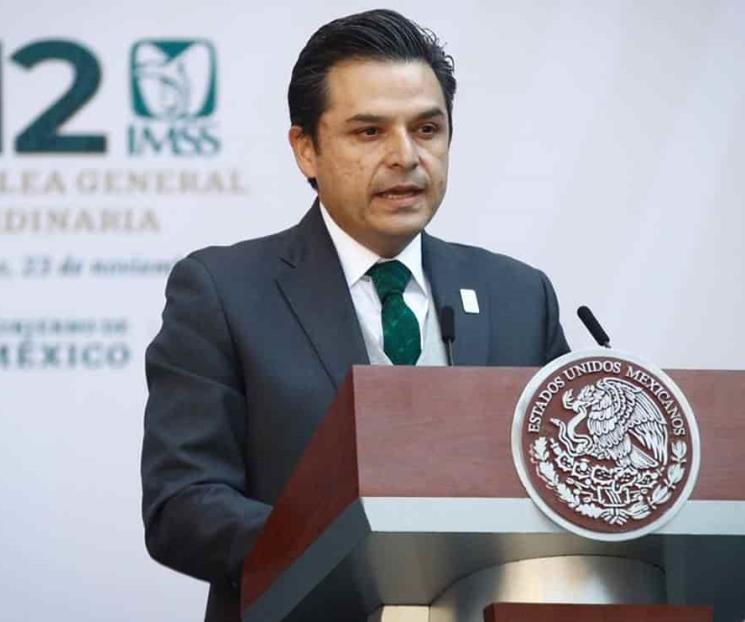 IMSS aplica dosis de refuerzo a personal de la tercera edad