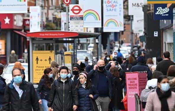 Dos dosis antiCovid son menos efectivas contra ómicron Dos dosis antiCovid son menos efectivas contra ómicron