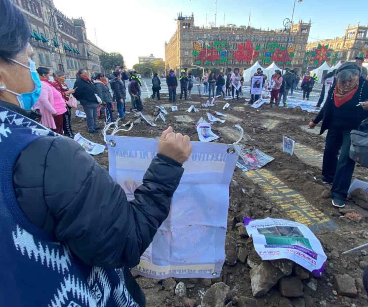 Colectivos de búsqueda de desaparecidos protestan con fosas