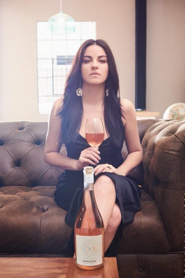Maite Perroni lanza su propia marca de vino