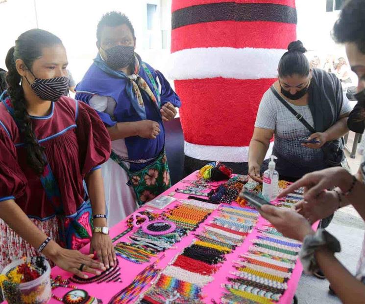 Apoyan gastronomía y artesanía de pueblos originarios