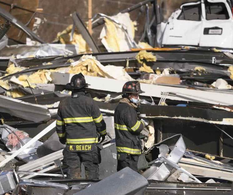 Empresa destruida por tornado prohibió salir a empleados