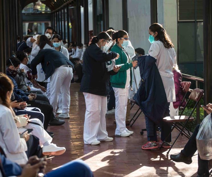 Habrá dosis de refuerzo para personal de salud y maestros