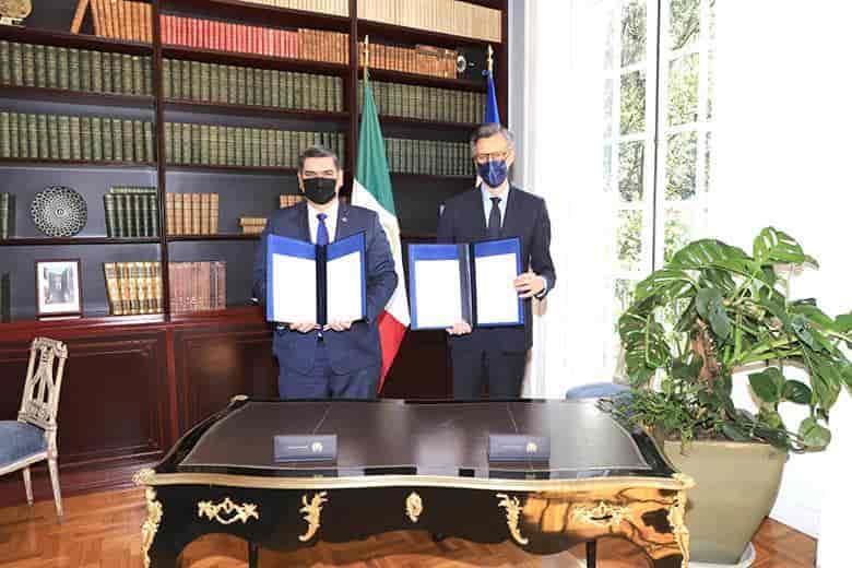 Firman acuerdo  Tec y la Embajada de Francia