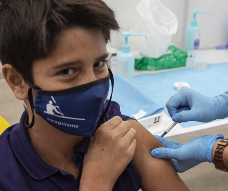 Acelera España vacunaciones por Navidad