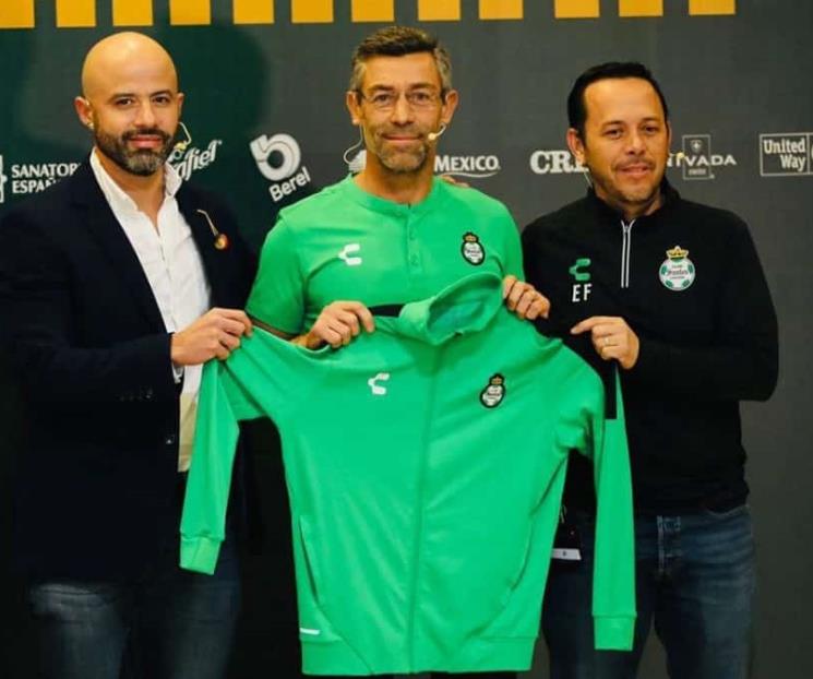 Presenta Santos a un renovado Caixinha