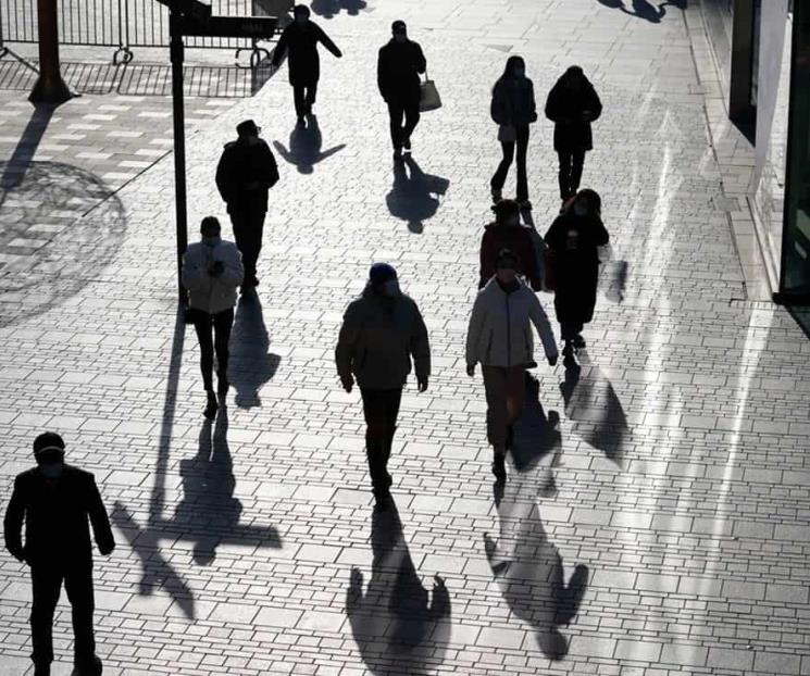 Confina China a medio millón de personas por brote de Covid