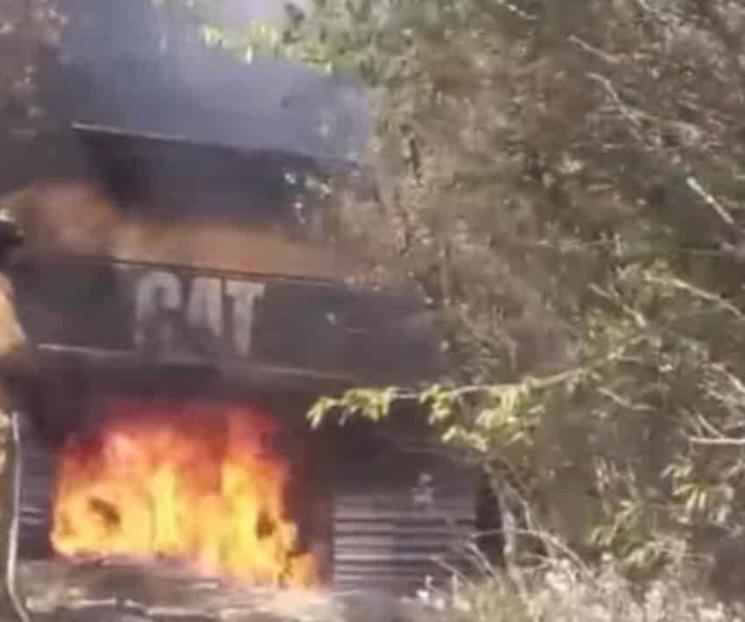 Se incendia retroexcavadora en Montemorelos
