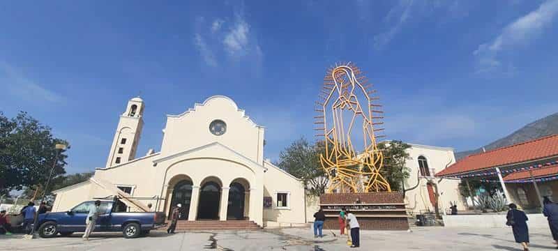Llega réplica de la Vírgen de Guadalupe a su casa