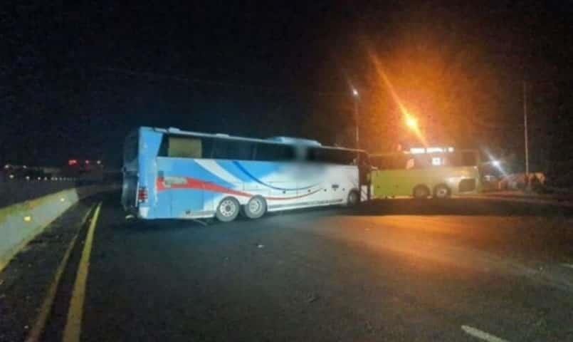 Comerciantes bloquean la México-Puebla en protesta