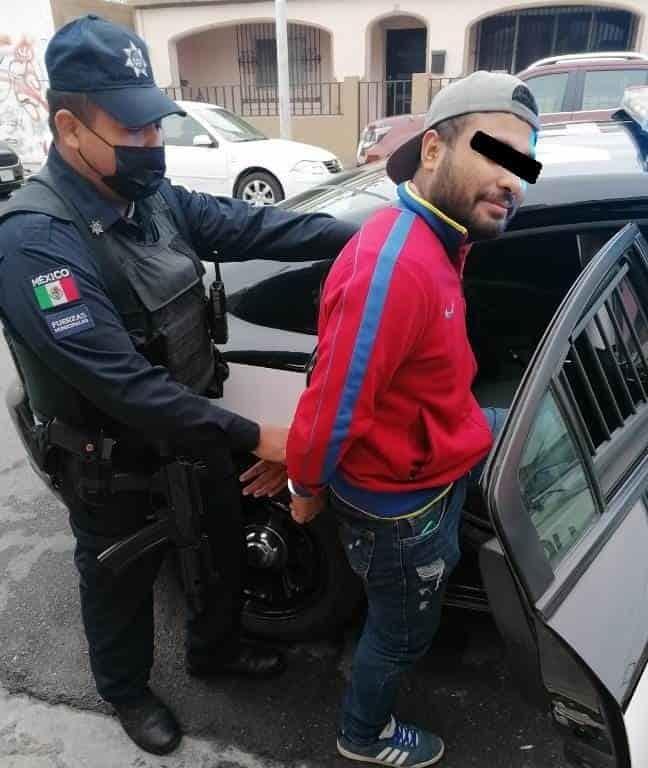 Golpea a pareja y es detenido