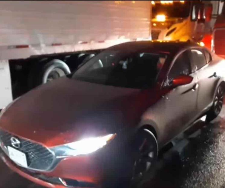 Evitan traileros posible tragedia