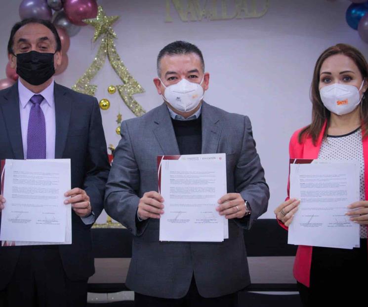 Firma convenio Sección 21 y el CECATI