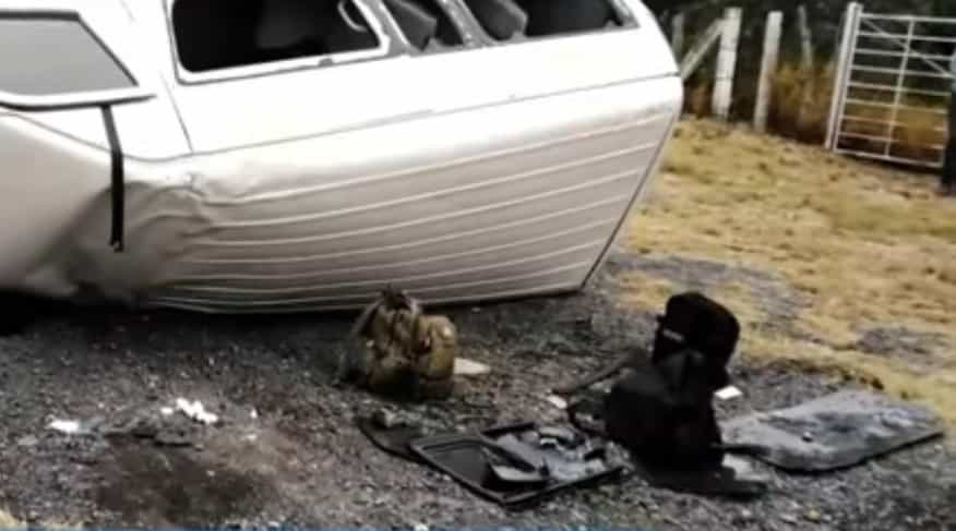 Un muerto y tres heridos de gravedad, fue el saldo que dejó un choque frontal entre dos camionetas