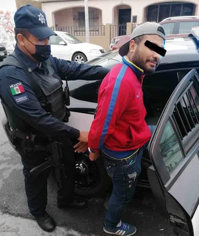 Detenido luego de golpear a su pareja