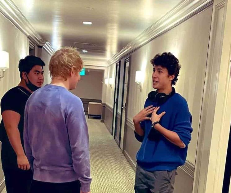 Ed Sheeran le lleva serenata a Macarena Achaga