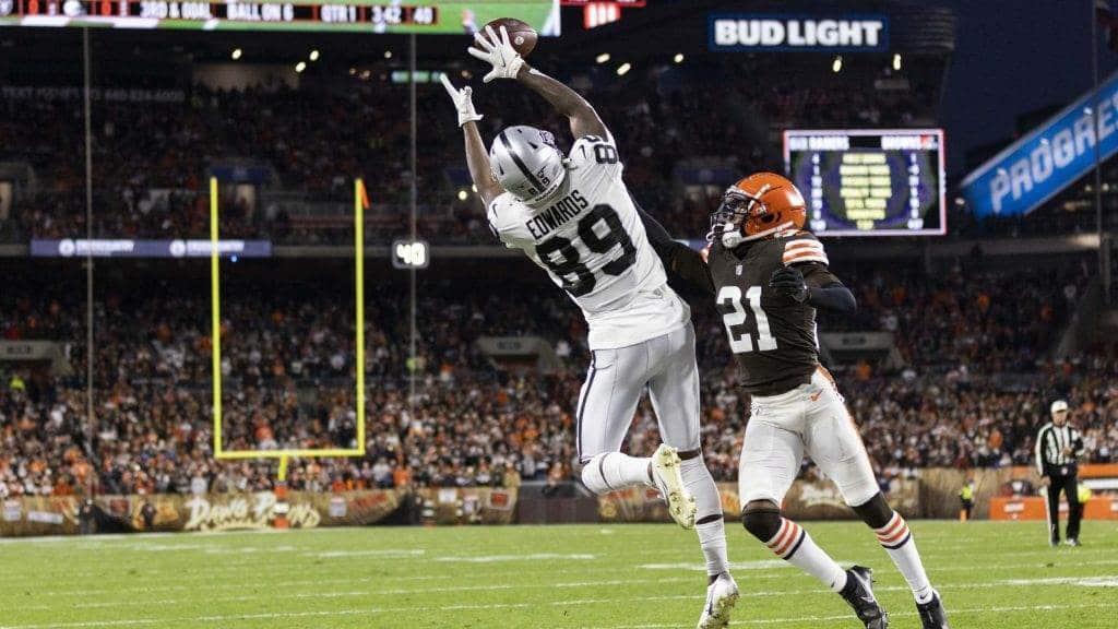 Siguen los Raiders con vida