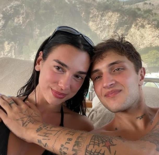 Dua Lipa termina su noviazgo con Anwar Hadid Dua Lipa termina su noviazgo con Anwar Hadid