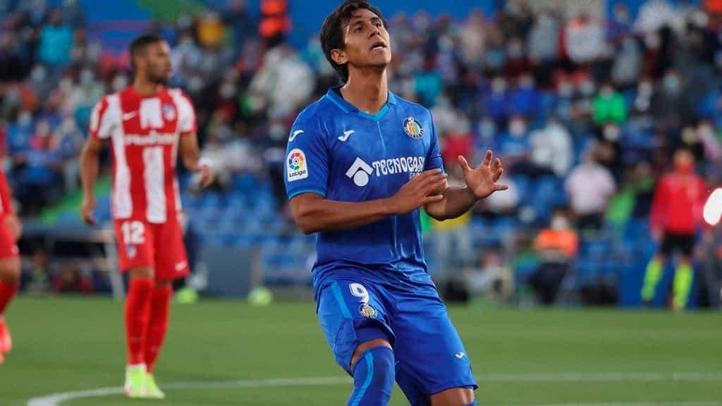 Macías, cerca de terminar su aventura por Europa