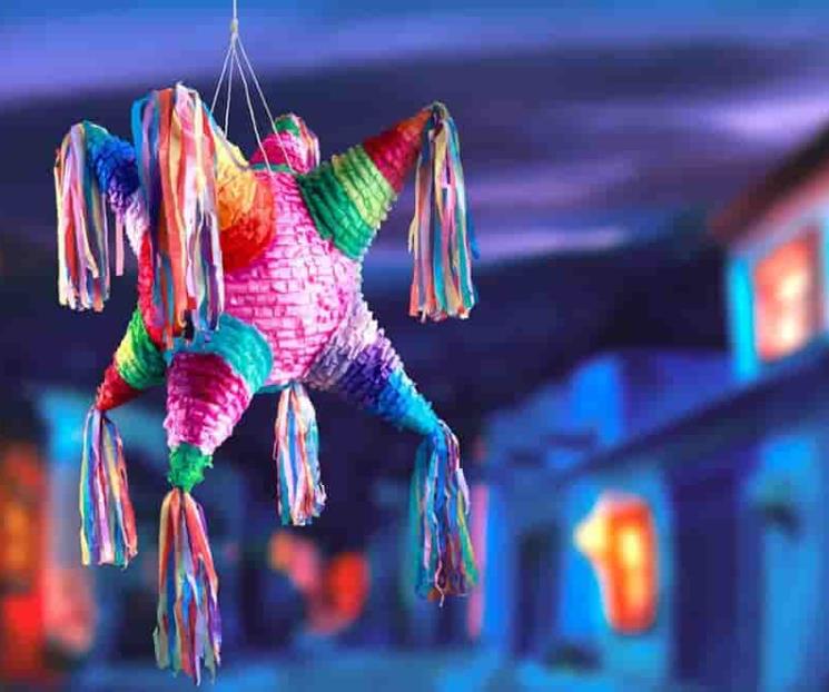 Dale, dale, a la tradicional piñata