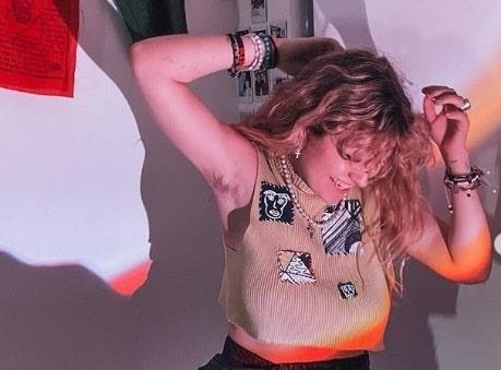 Critican a hija de Angélica Rivera por no depilarse