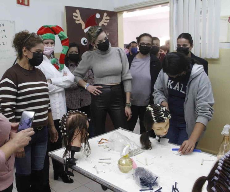 Se inscriben más de 72 mil a cursos en Centros Comunitarios.