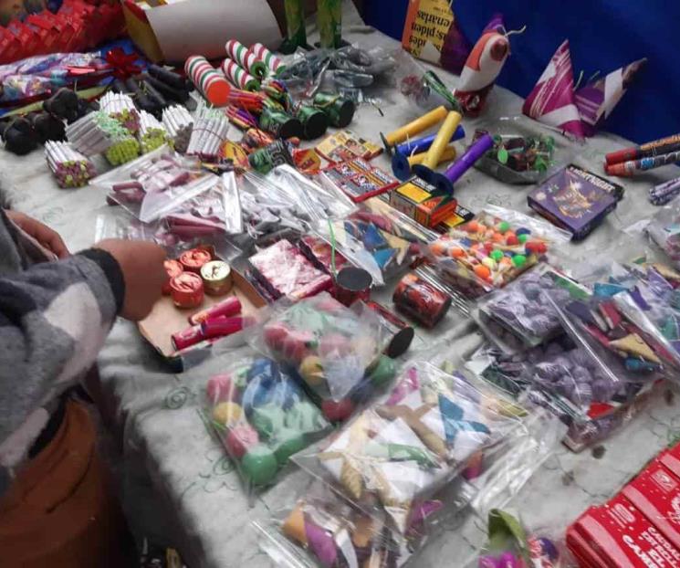 Prende la venta ilegal de cohetes en el centro