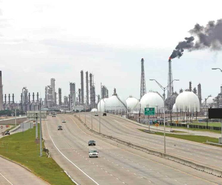 México seguirá amarrado a comercio exterior de petróleo