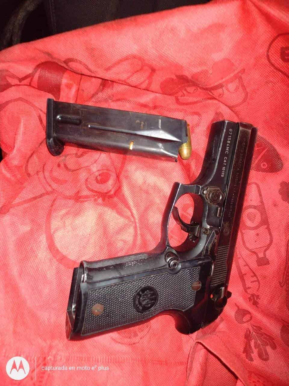 Detienen a hombre que contaba con dos órdenes de aprehensión por robo simple