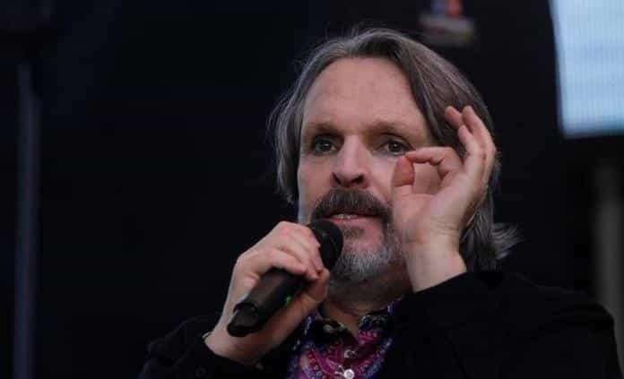 Reitera Bosé su rechazo a vacunas