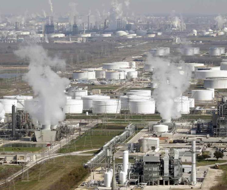 EU ya autorizó compra de refinería Deer Park: AMLO