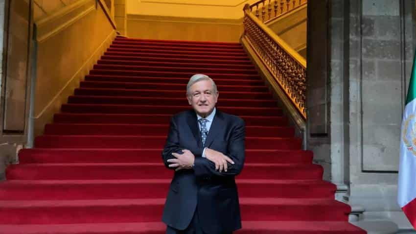 Llama AMLO a seguir el ejemplo de Jesucristo