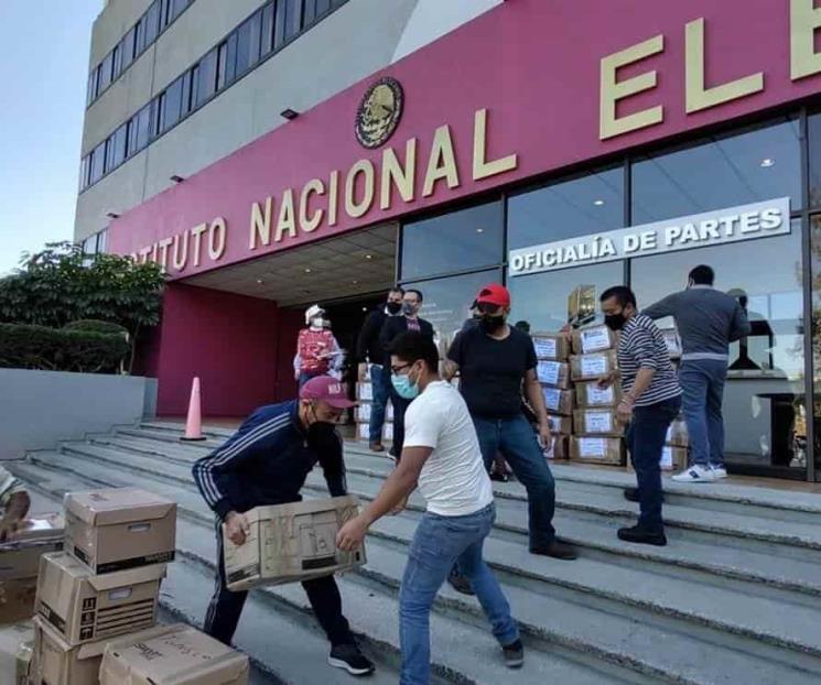 Cierra INE recepción de firmas a revocación