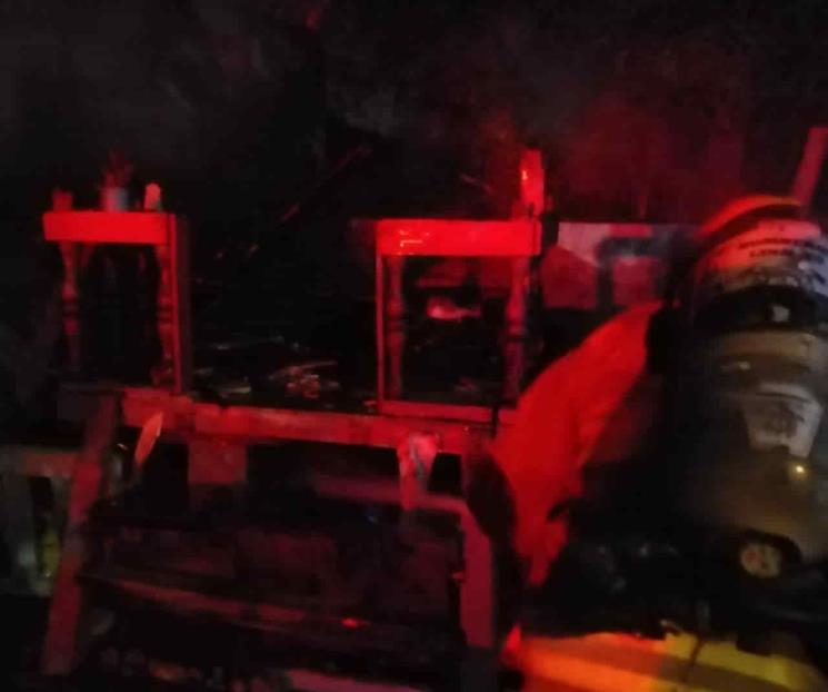 Se incendia vivienda en Linares NL