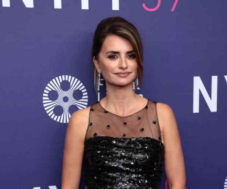 Aleja Penélope Cruz a sus hijos de las redes sociales