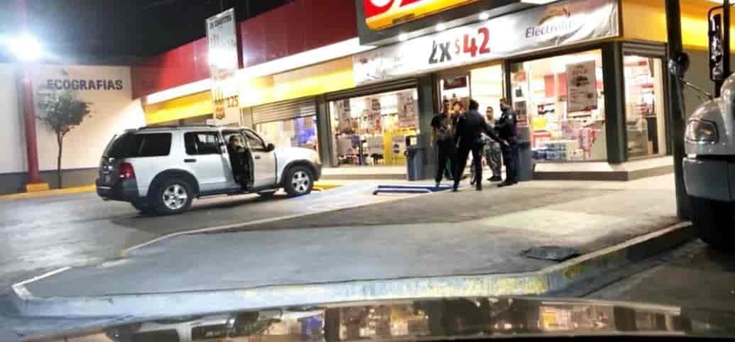 Asalta varios comercios, polis lo matan