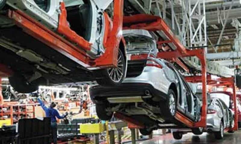 Producción automotriz caerá 2.3% en 2021