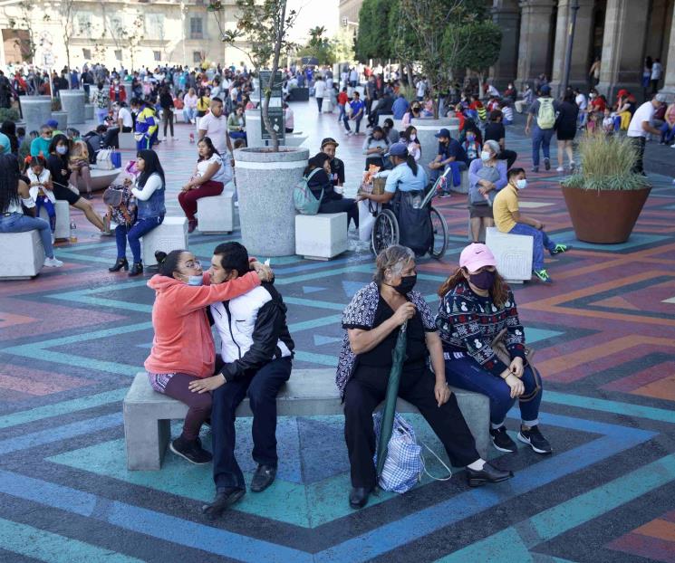 Olvidan capitalinos Covid y abarrotan calles