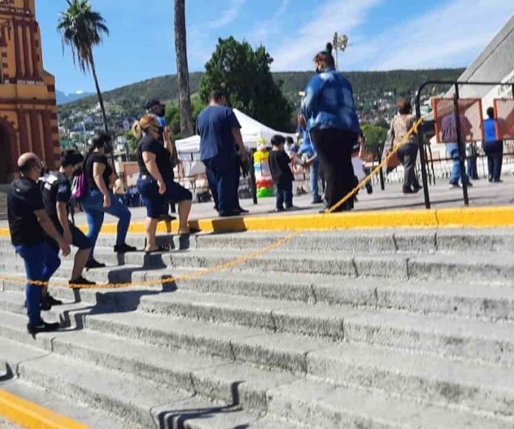 Acuden regios a dar gracias