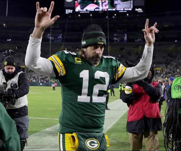 Supera Rodgers a Favre en triunfo de Empacadores
