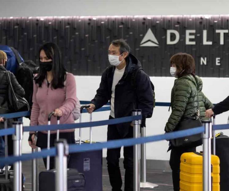 Cancelan más de 7 mil vuelos en el mundo ante Ómicron