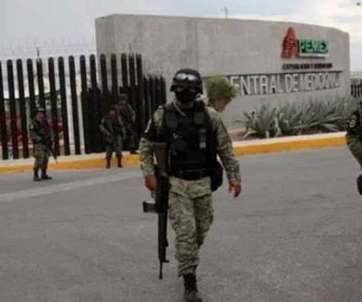 Dona Pemex aviones, armas y terrenos a Sedena y Marina