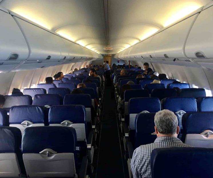 Caerá 31% capacidad de aerolíneas