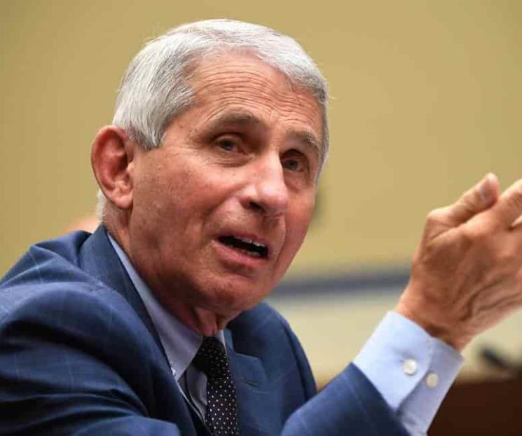 Recomienda Fauci vacuna para viajes nacionales