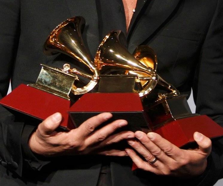 Posponen Premios Grammy 2022