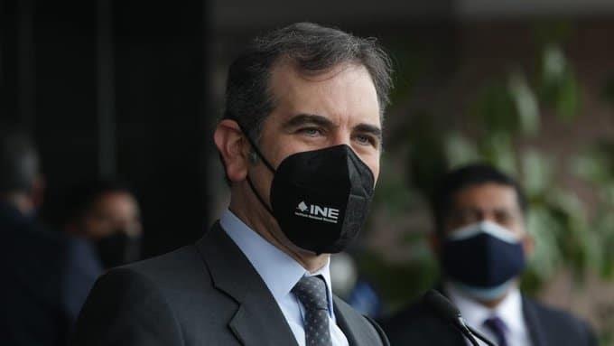 Retiran denuncia penal contra consejeros del INE