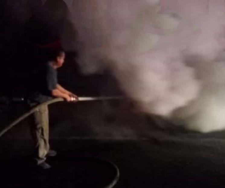 Se incendia tráiler en Apodaca