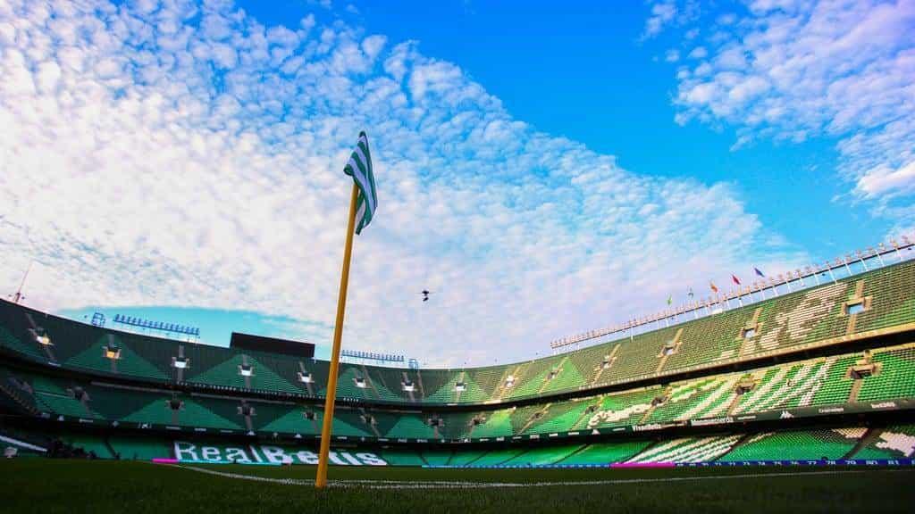 Reducen en España aforos en estadios por el Covid-19