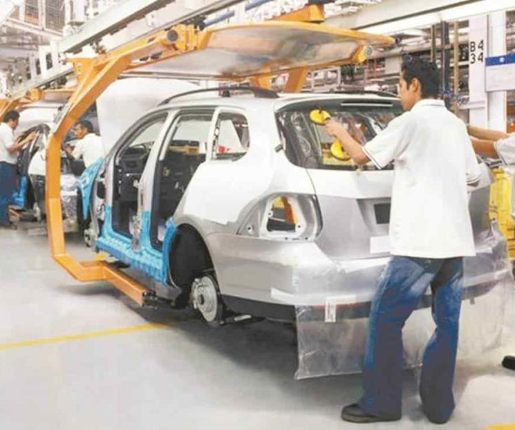 Emiten alerta por fallas en vehículos de Volkswagen y Mazda